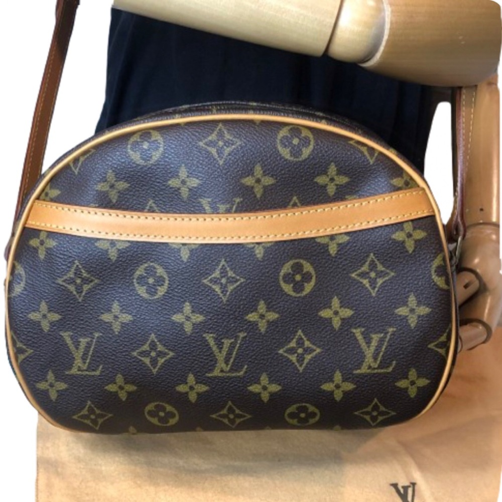 LOUIS VUITTON Monogram Blois Crossbody Shoulder Bag COMES WITH: LV Dust Bag, COA - Picture 4 of 17